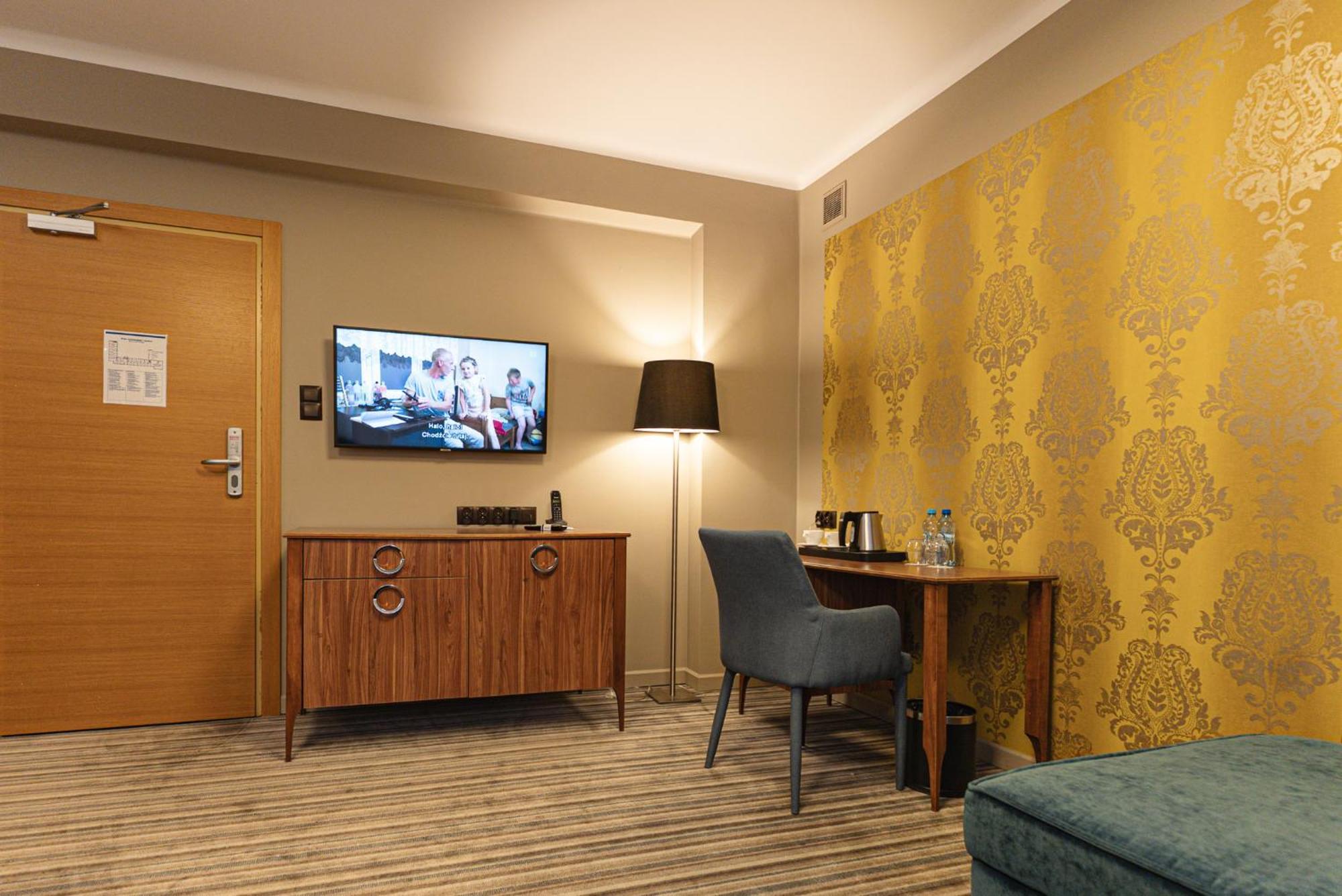 Hotel Cristal Bialystok Ngoại thất bức ảnh