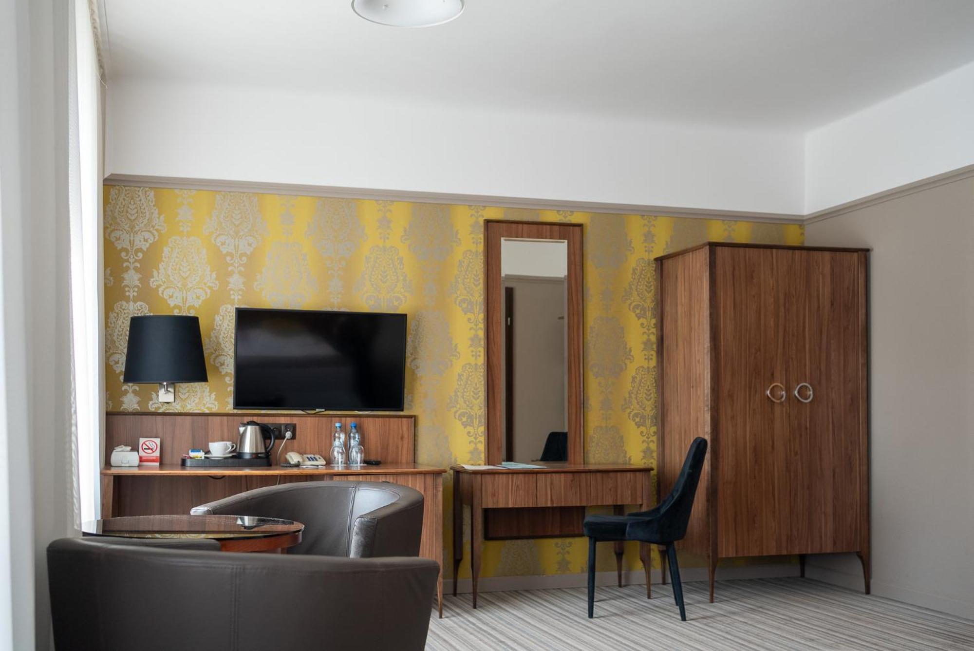 Hotel Cristal Bialystok Ngoại thất bức ảnh
